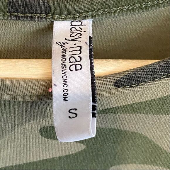 Daisy Mae Womens Camo Striped Sleeve Relaxed Fit T shirt Size Small - Picture 3 of 6